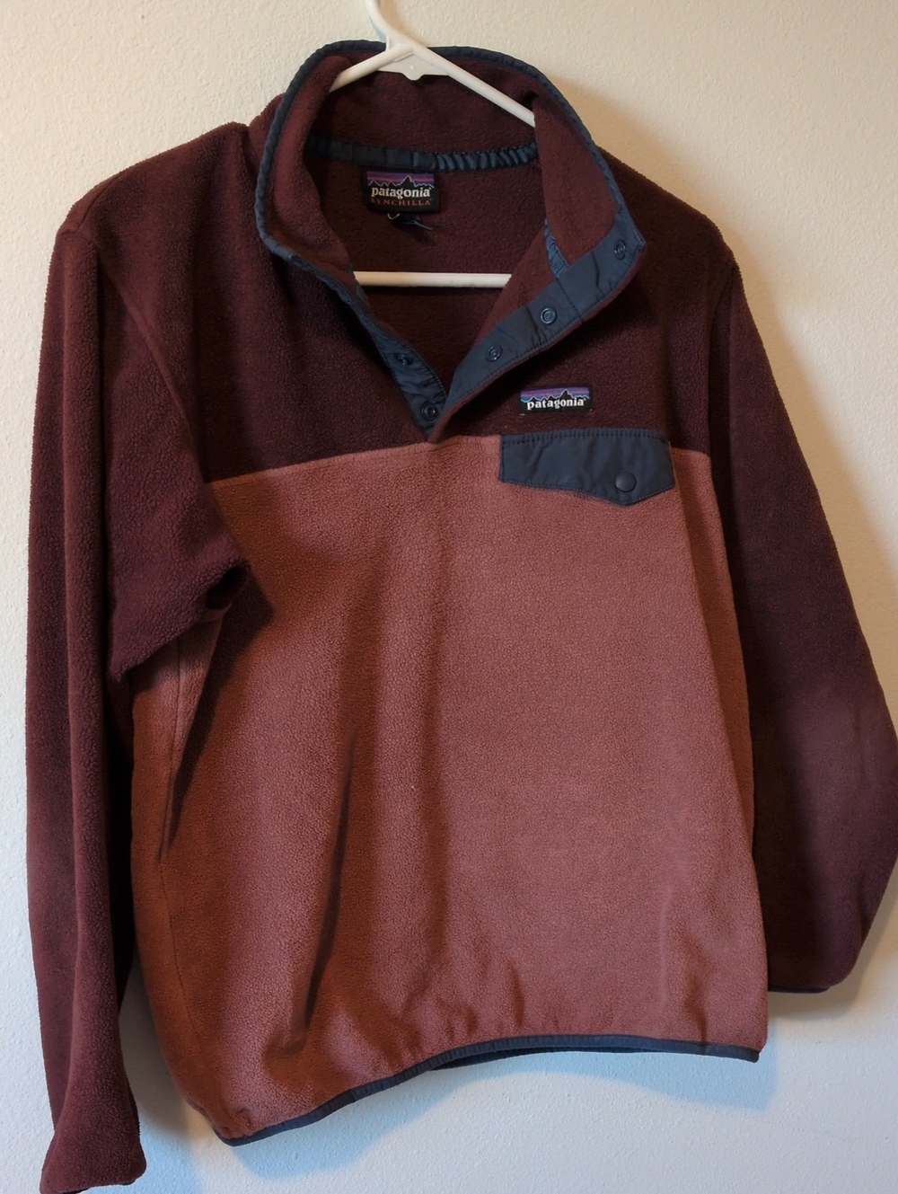 Patagonia Two-Tone Rose and Maroon Snap-Placket Fleece Pullover